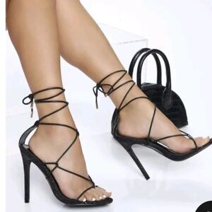 BRAND NEW FASHION NOVA REPTILE SPRINT STRAPPY WRAP LACE-UP HEEL SANDAL